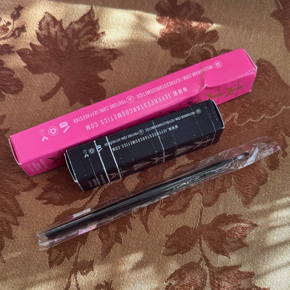 Jeffree Star Lip Bundle Velour Lipstick Oh My God + Cherry Wet Liner + Brush New - Picture 4 of 5